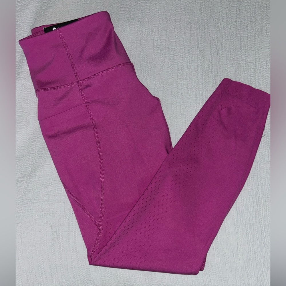 Women's Cropped Pants in Lavender